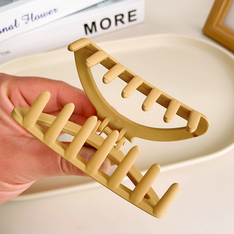 Clip de semicírculo a juego de color esmerilado hembra horquilla grande de plástico Sentido de alta calidad Cabeza trasera clip de tiburón tocado accesorios para el cabello