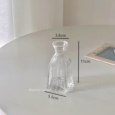 Retro light luxury relief transparent French mini glass vase living…