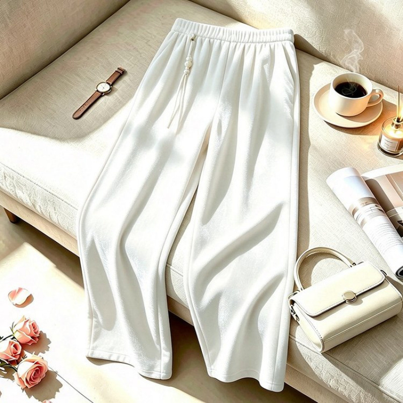New loose-fitting gold velvet plus-size women's high-waisted slimming cropped wide-leg pants for middle-aged and elderly, comfortable and casual New loose-fitting gold velvet plus-size women's high-waisted slimming cropped wide-leg pants for middle-aged and elderly, comfortable and casual