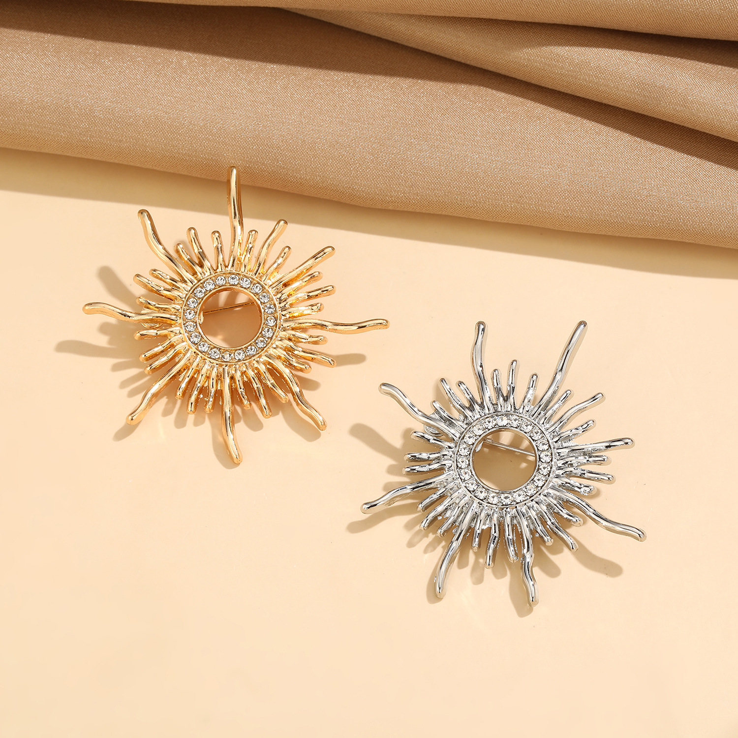 Mittelalterlicher Haarschmuck Mit Barocker Emaille Und Kristallen_voghion.com