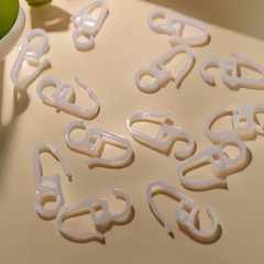 カーテンの部品の軌道のプラスチックのフックはバスのトラックの車のカーテンの部品を掛けてフックを掛けて厚いフックを掛けます。
