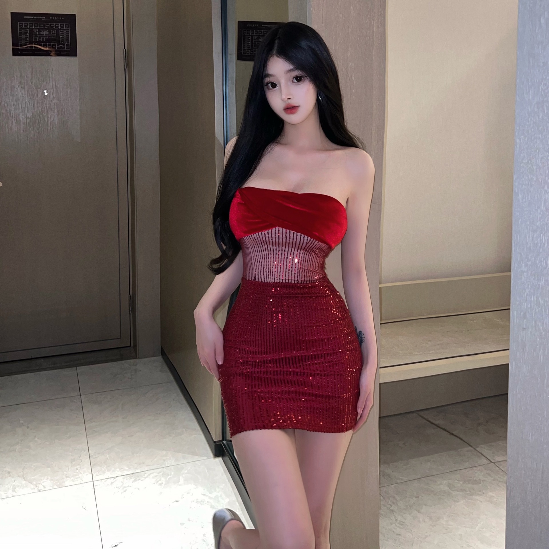 18Yx2837 European and American 2026 Cross-Border Foreign Trade Wholesale Christmas Red Tube Top Dress with Sequin Patchwork Short Skirt