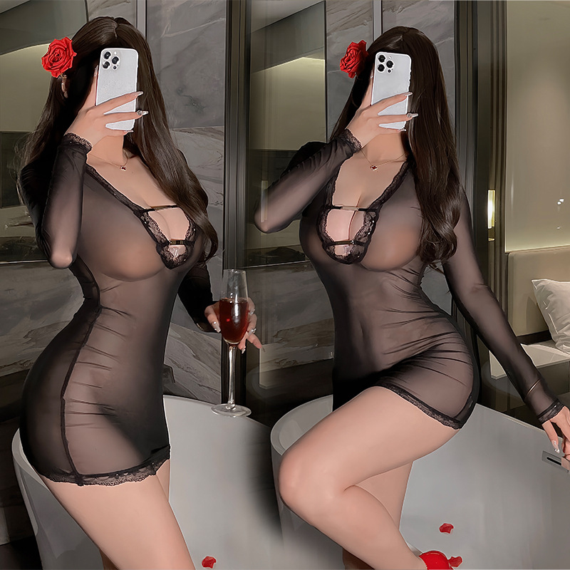 섹시한 블랙 드레스 + T 바지