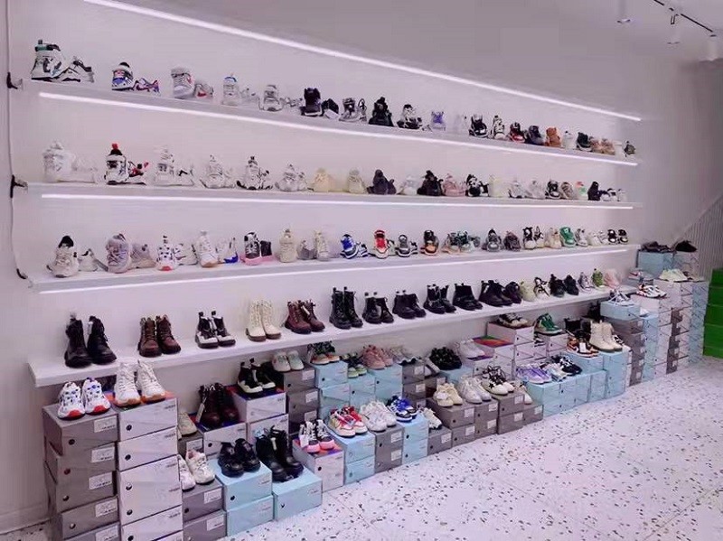 商用鞋架店铺鞋店鞋架展示架多层男女童鞋子包包陈列柜实木鞋货架