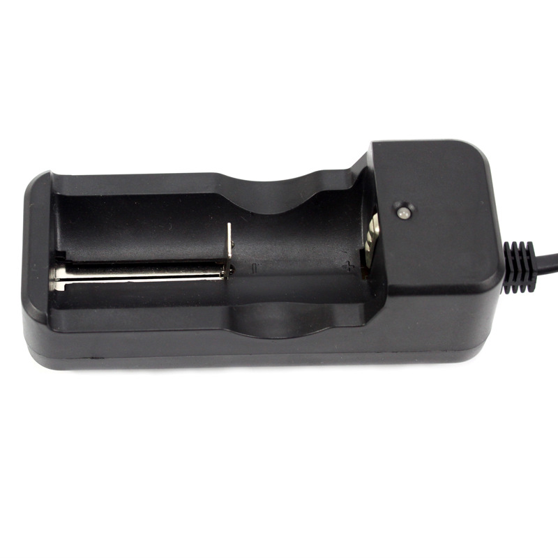 Cargador de puntos brillantes de Román 18650 / 26650 / 14500 cargador de batería de litio cargador de línea estándar nacional