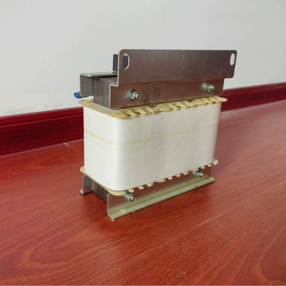 Transformer, 1000v, 220v, 110v