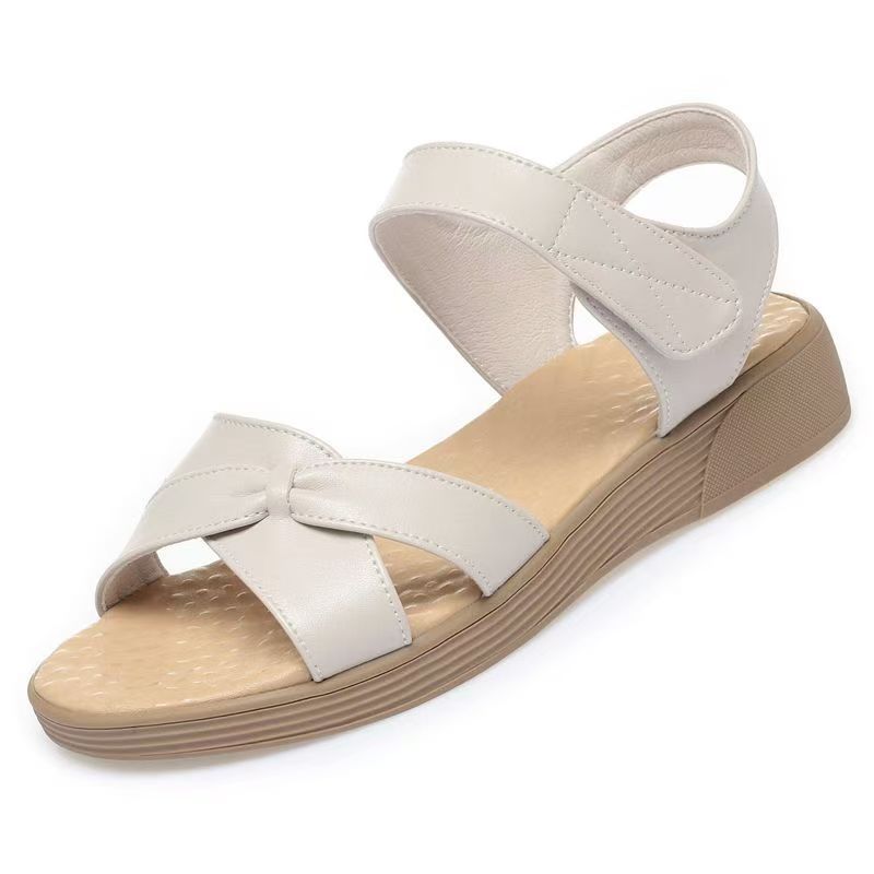 2026 primavera y verano nuevos tacones bajos tacones versátiles sandalias suaves de mediana edad cómodas velcro antideslizante sandalias madre