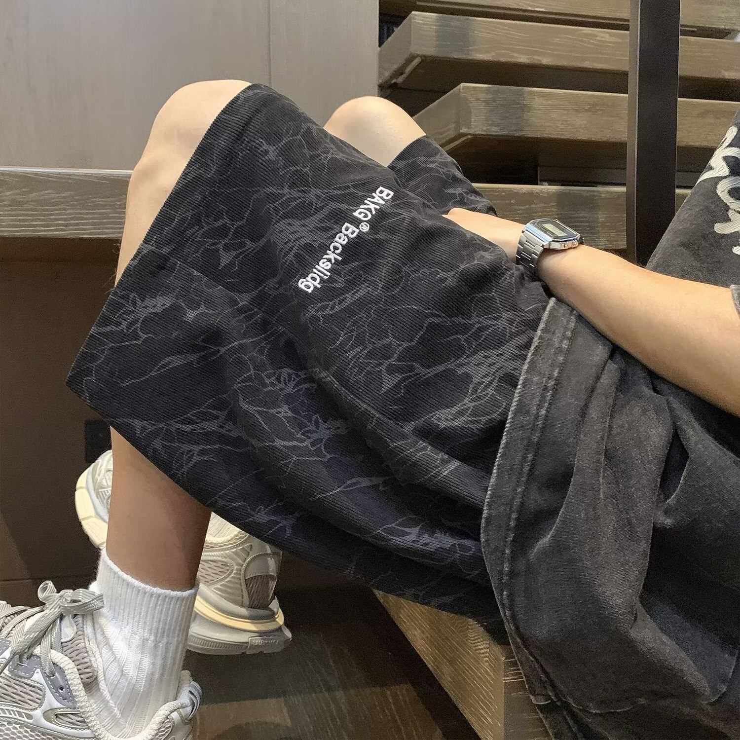 Camisas menos ropa verano nuevos pantalones cortos estadounidenses marca de moda para hombres estilo delgado sentido del diseño nicho holgado pantalones deportivos de gran tamaño