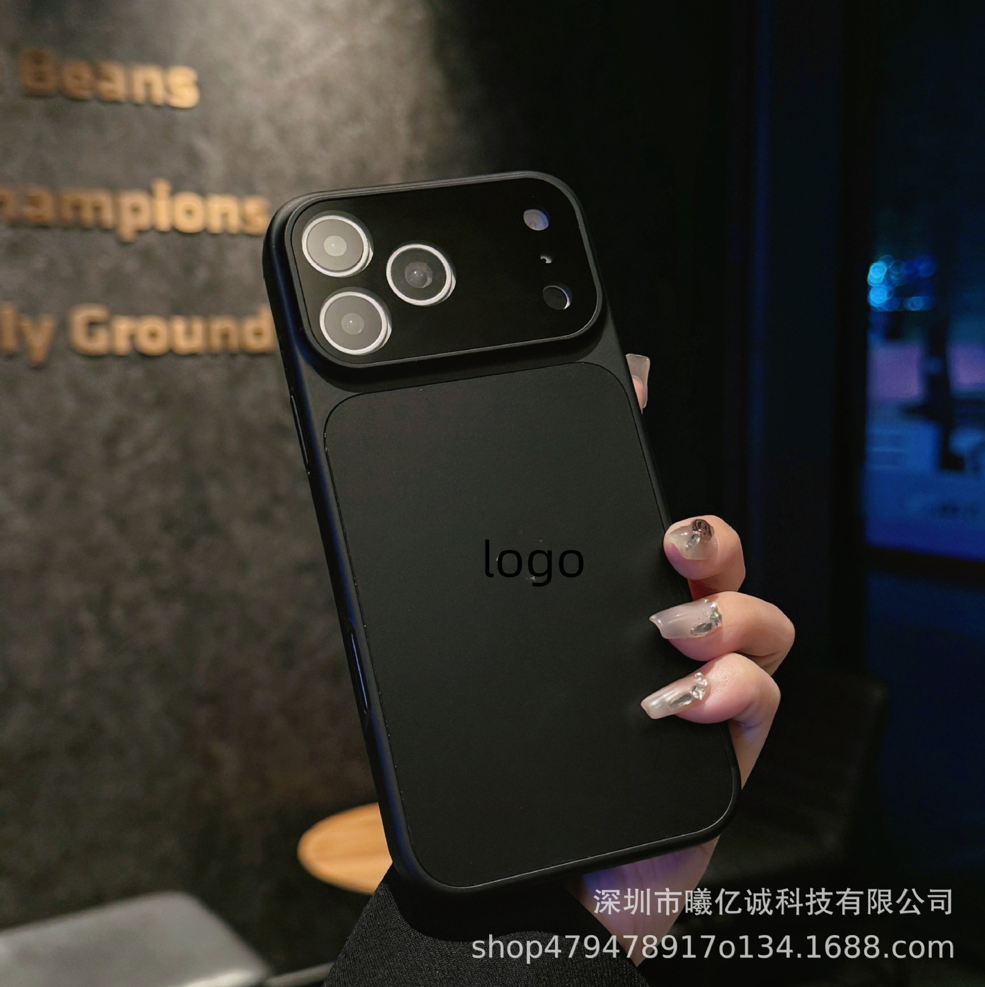 Защитный чехол Corning Instant Matte для Apple iPhone 17/16/15/14/13/12