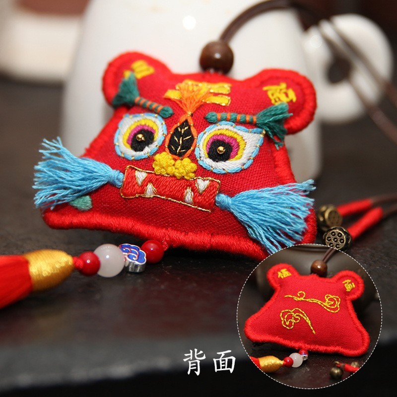 Nuevo Lu Bordado Diy Paquete de material hecho a mano Bordado Bolsita creativa Regalo de punto de cruz Bolsita colgante de estilo antiguo