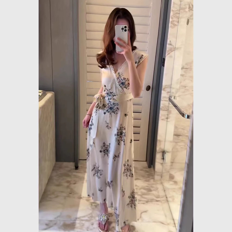 2026 New Product American Do*E Floral Print Silk Long Dress Lace Deep V-Neck Sleeveless Dress 2026 New Product American Do*E Floral Print Silk Long Dress Lace Deep V-Neck Sleeveless Dress