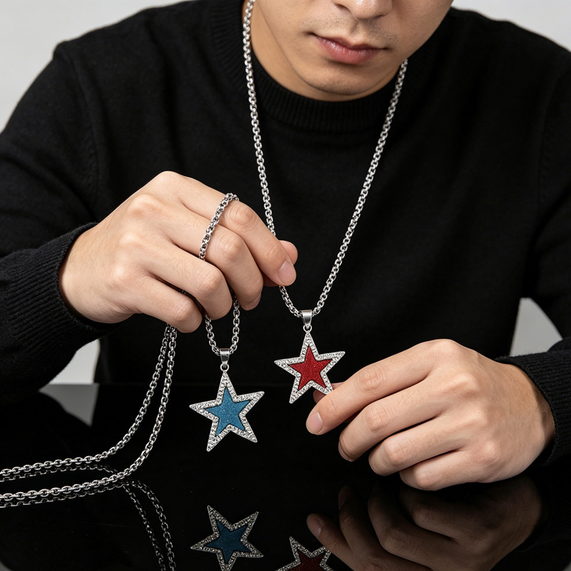 New European and American style personalized diamond-encrusted five-pointed star pendant, European and American hip-hop street dance popular jewelry alloy necklace wholesale