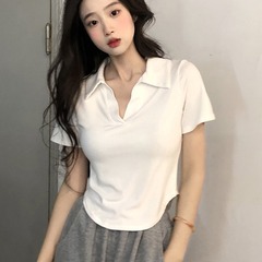 氷の糸のねじのPoloは半袖のtシャツの女性の夏の韓国版の修身の不規則な底のシャツのtシャツの上着の外で着ます。