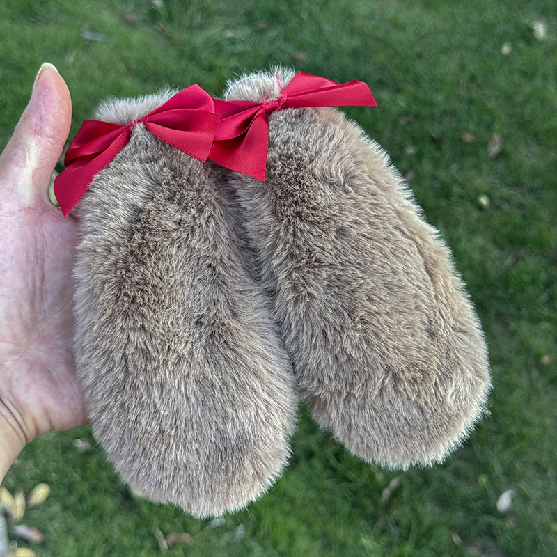 귀 레드 보우 브라운