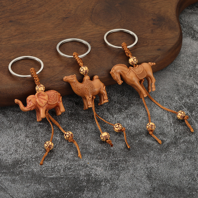 Imitation Wood Three-Dimensional Elephant Keychain Pendant Resin Pendant Keychain Cross-Border Hot Selling Baby Elephant Keychain Pendant