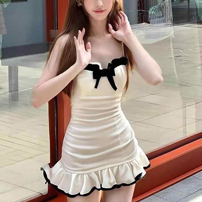 性感辣妹拼接吊带连衣裙女秋冬新款修身显瘦木耳边小众包臀短裙子