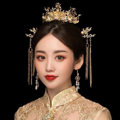 Bride's Xiuhe headdress, golden phoenix crown, traditional Chinese wedding costume, tassel hair accessories, face-slimming Xiuhe outfit accessories, elegant