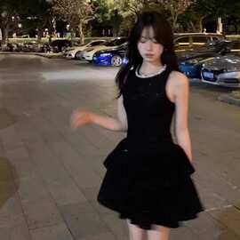 蓝色渐变性感褶皱抹胸连衣裙长款高级感度假风收腰包臀鱼尾裙女夏