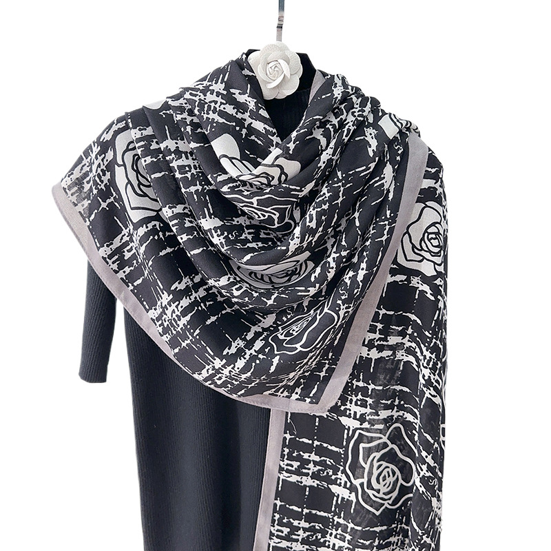 Otoño y invierno algodón y lino exterior mujer sala de aire acondicionado cálida chal de moda japonesa y coreana alta sensación elegante bufandas de impresión de rosas