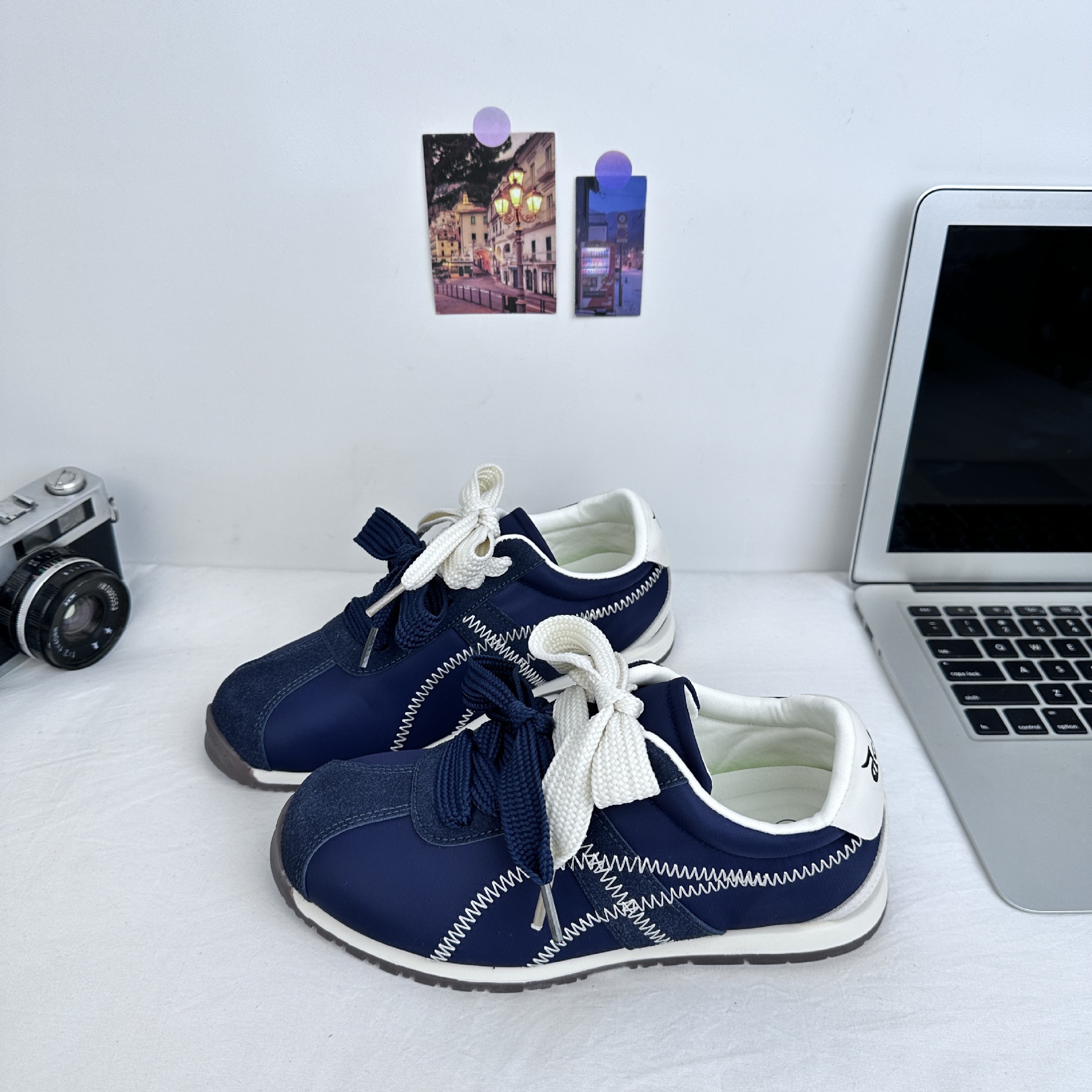 Zapatos coreanos A-Gam para mujeres de alta altura zapatos de entrenamiento de primavera 2025 moda retro zapatos casuales versátiles A9879