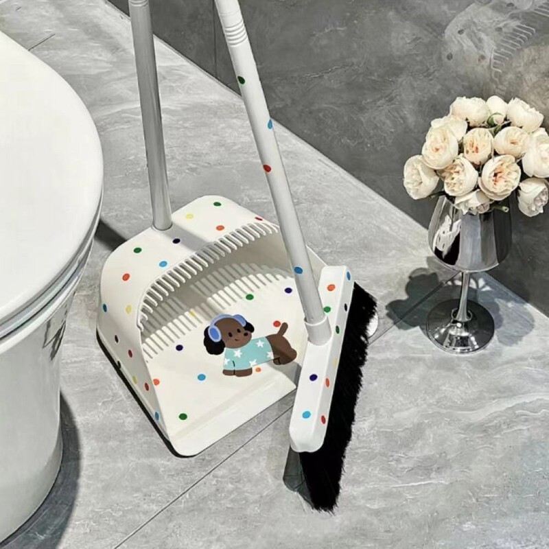Trendy broom and dustpan set with cartoon puppy design, household cleaning kit with toothed comb, soft-bristled broom Trendy broom and dustpan set with cartoon puppy design, household cleaning kit with toothed comb, soft-bristled broom