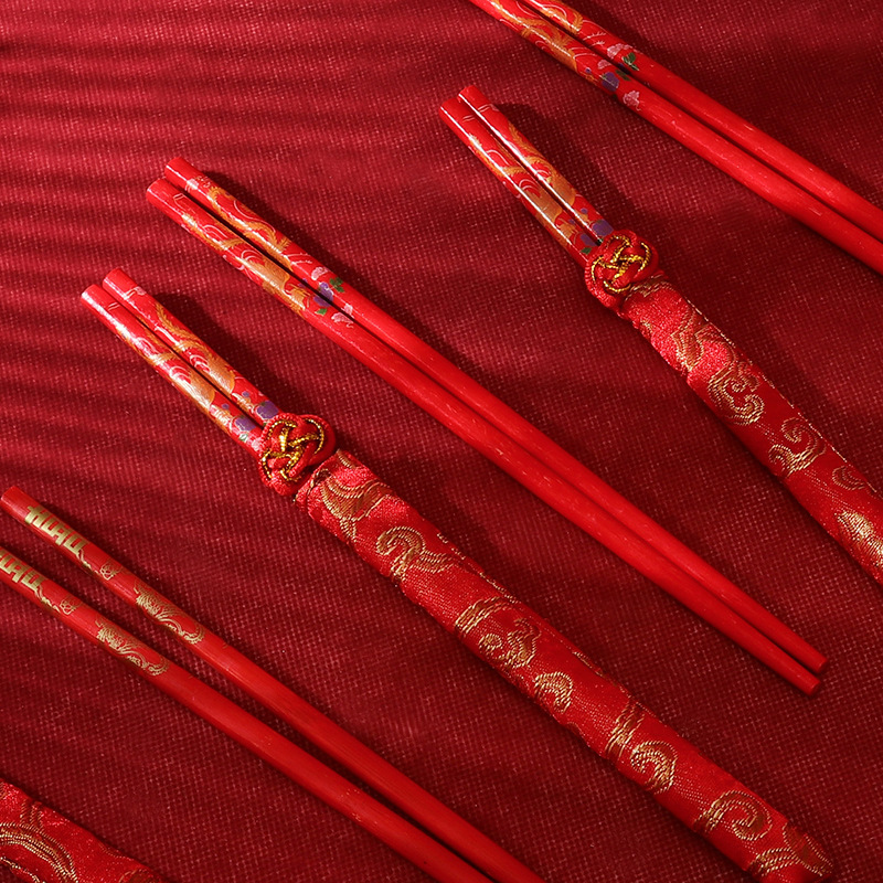 Wholesale discount wedding festive supplies wedding chopsticks wedding chopsticks dragon and phoenix chopsticks Brocade set return disposable chopsticks