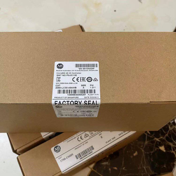 2085-OF4 Micro 850模拟输出，4-Pt，电流/电压美国模块 2085