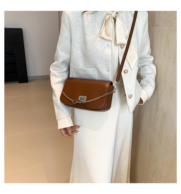 Bolso de hombro de color liso con diseño de axila coreana, sencillo y moderno, con diseño diagonal, para mujer, novedad de verano de 2024_voghion.com