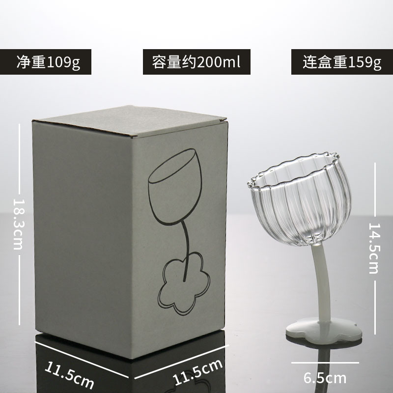 Linda flor mediados de estilo antiguo copa negro transparente patrón vertical retro francés romántico champán vidrio