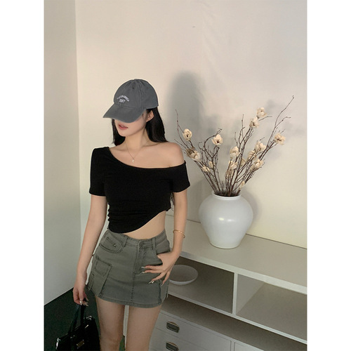 Pure Desire Sloping Shoulder Short Sleeve T-shirt for Women 2025 Summer New Short Length Navel-Baring Fitted Casual Student Top Ins Trend