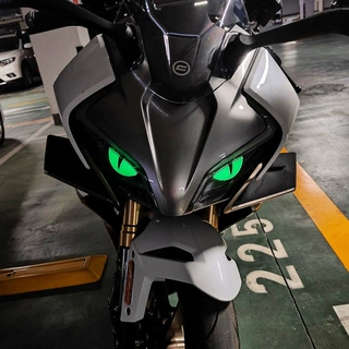 适用春风250/450SR摩托车改装无牙仔小恶魔眼睛立体夜光猫眼贴纸