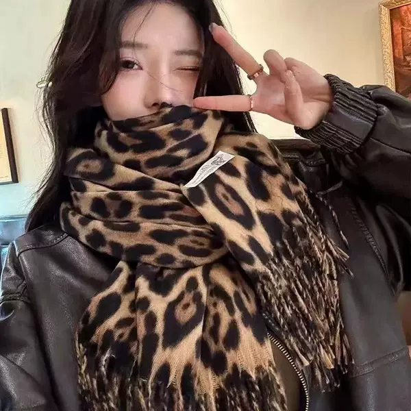 Autumn and Winter New Leopard Print Scarf for Women Korean Retro Tassel Imitation Cashmere Warm Shawl Scarf with Versatile Atmosphere