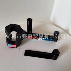 旋入式弓箭伙伴 2.0 几乎通用的弓形挂钩，适用于卡车和 SUV