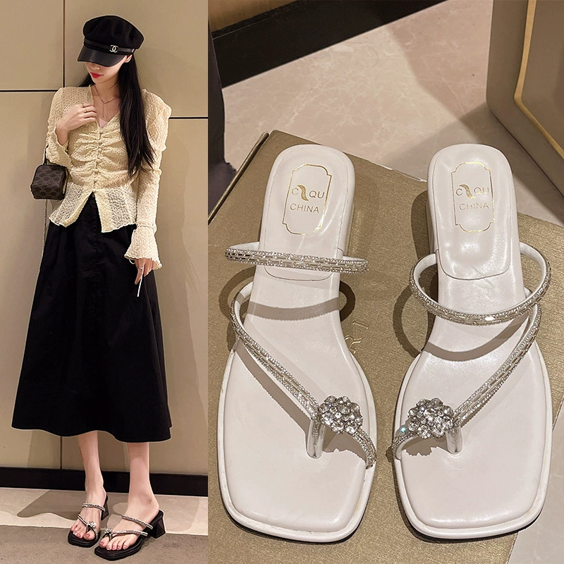 Женские тапочки на массивном каблуке во французском стиле, новые популярные летние босоножки со стразами 2024 года, универсальные модные римские сандалии-стринги