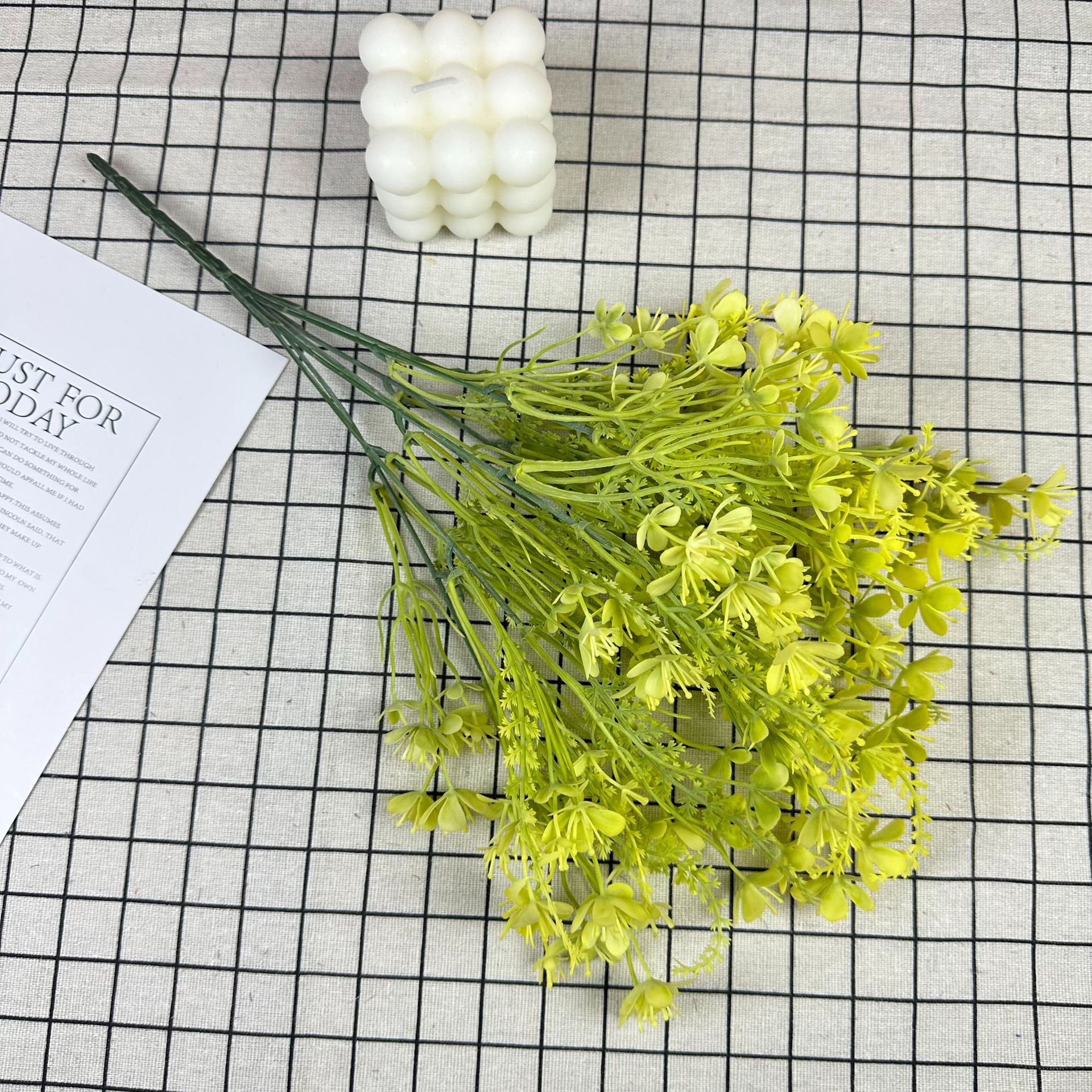 녹색 식물 다섯잎 클로버-노란색의 시뮬레이션 묶음