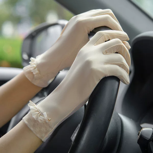 High-End Sun Protection Gloves for Women, Thin Ice Silk, Breathable, Suitable for Summer Driving and Riding Electric Bikes, Touchscreen-Compatible, Non-Slip, Uv Protection