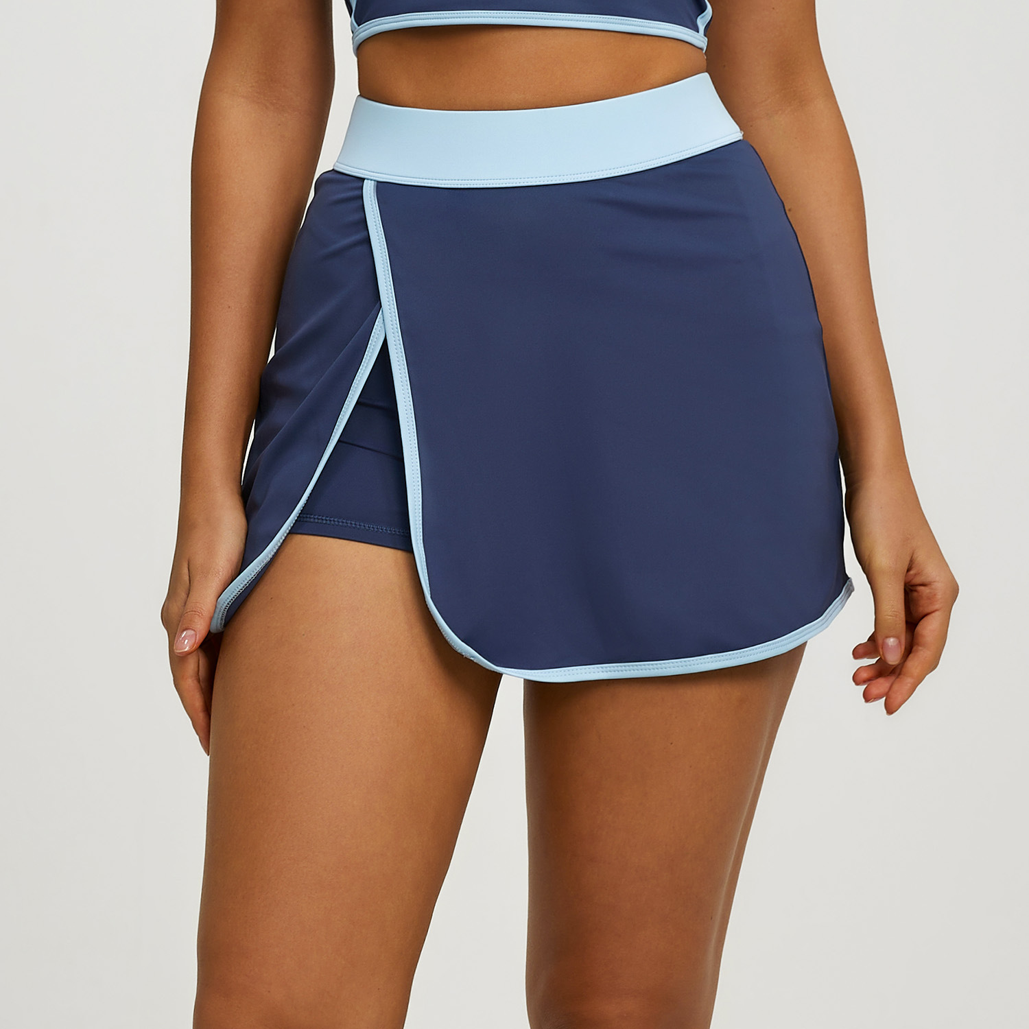Falda de yoga con diseño de dos piezas simuladas, antiexposición, con bolsillos incorporados, falda deportiva para fitness. image 10
