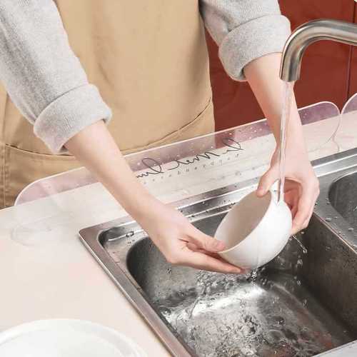 Water barrier strips are convenient for household splash-proof kitchen supplies, bathroom multi-functional creative water barriers, sinks for washing vegetables