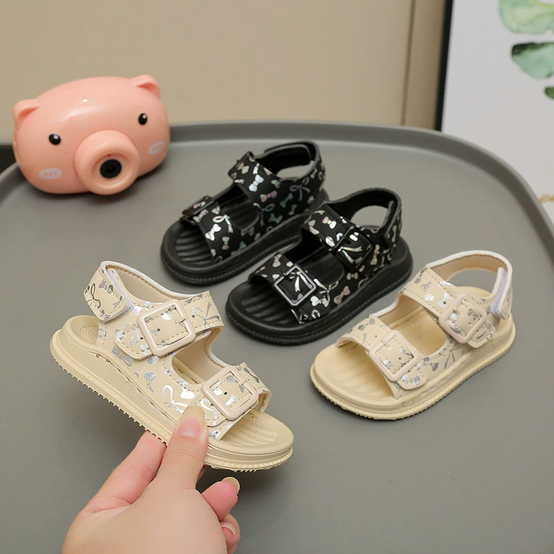 Сандалии для девочек, новинка 2025 года, лето, корейский стиль, детская обувь Birkenstock из натуральной кожи, детская пляжная обувь на мягкой подошве, нескользящая обувь принцессы