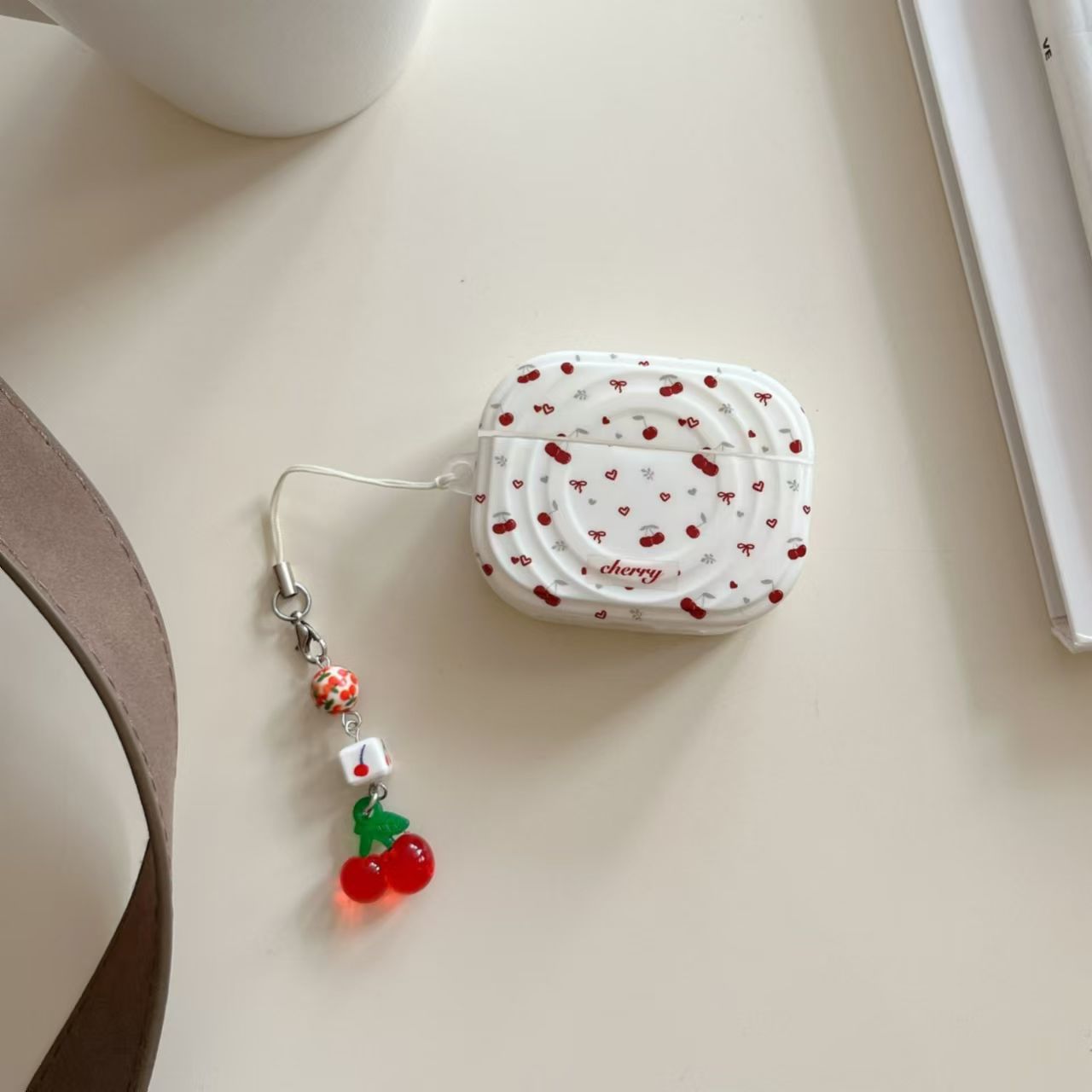 Ins Wind Ripple Cherry para Airpods 4 cubierta Apple Pro3 Bluetooth 3 cubierta de auriculares