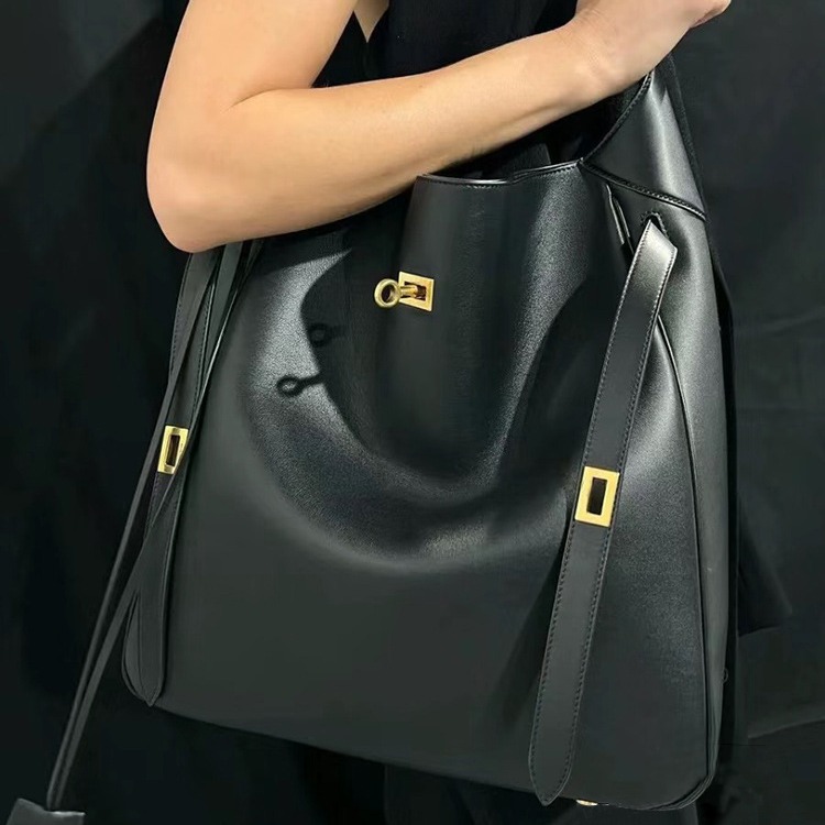 Instagram beliebte lässige vielseitige Gürtelschnalle Einzel-Schulter-Handtasche Achselhöhle Eimer Tasche 2024 Herbst / Winter neue Artikel_voghion.com