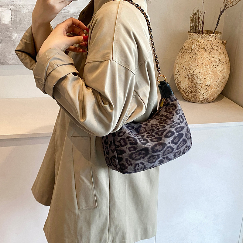 Bolsa de brazo retro cadena transfronteriza para mujeres 2025 nuevo otoño invierno leopardo de alta calidad bolso de hombro bolso de viaje