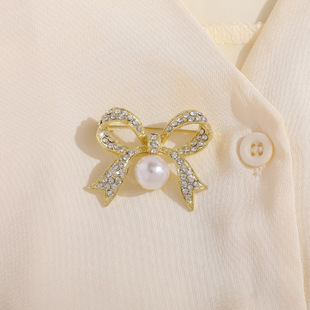 Bow Pearl Brooch Anti-glare Brooch Buckle High-end Women's Suit Coat All-match Exquisite Corsage Accessories Pin