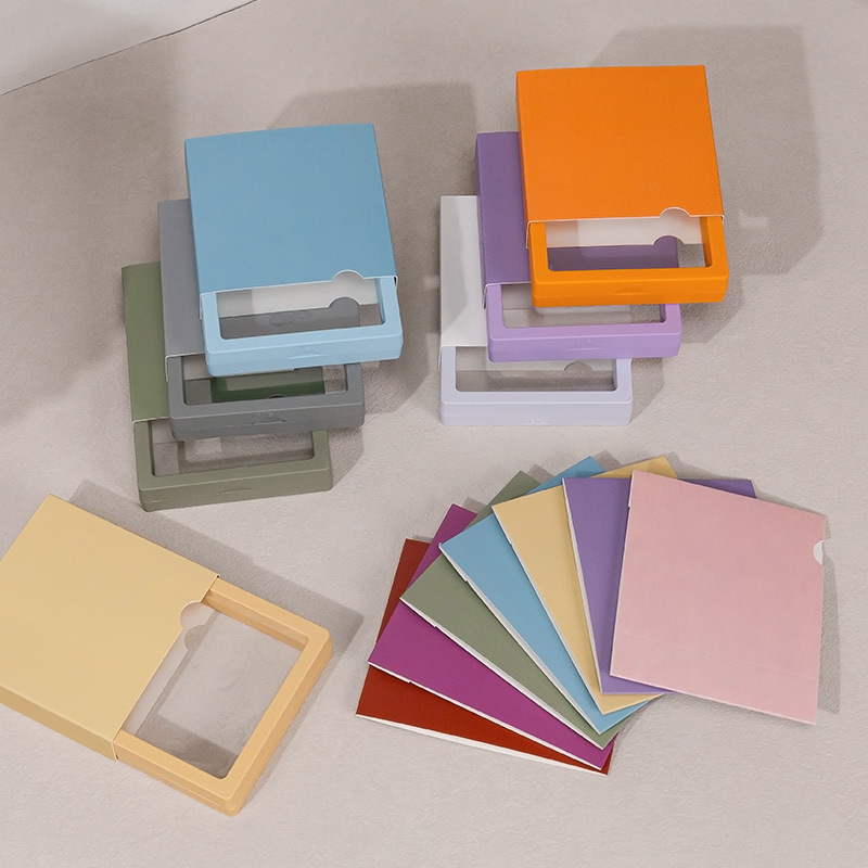 Cajón de stock Caja de suspensión Caja de joyería de almacenamiento PE Cubierta de papel Anillo Collar pendientes Caja de embalaje de joyería antioxidante