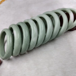 玉器工艺品;经络保健器材;树脂工艺品