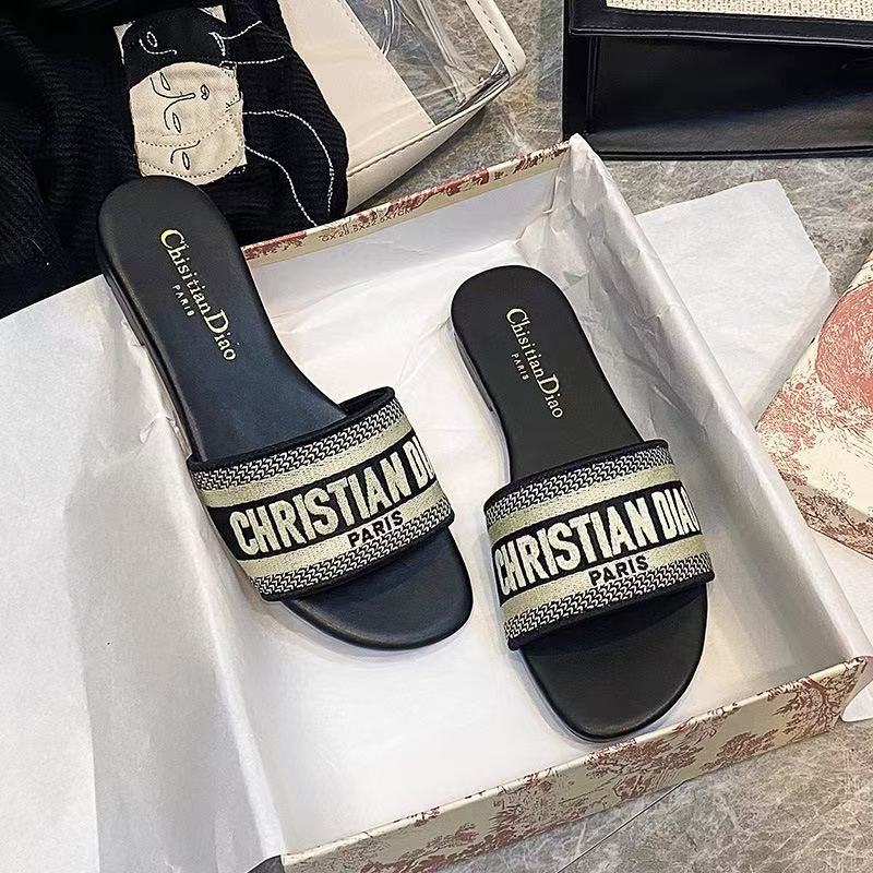 2025 primavera y verano nuevas zapatillas para mujeres con zapatillas de cuero plana en la moda d letras bordadas zapatillas frías