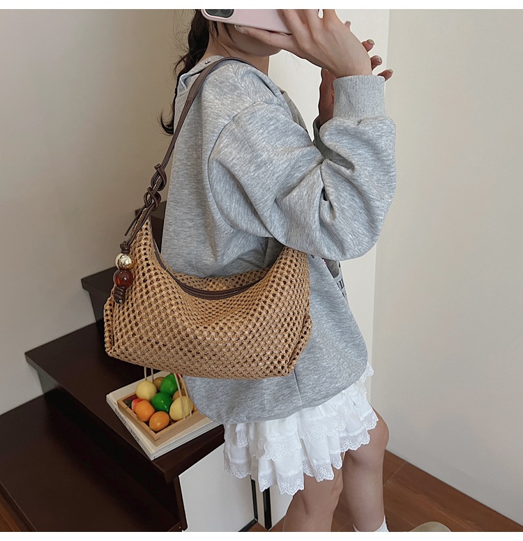 Summer niche vacation-style woven underarm bag for women 2025 new casual seaside and beach single-shoulder handbag trend undefined