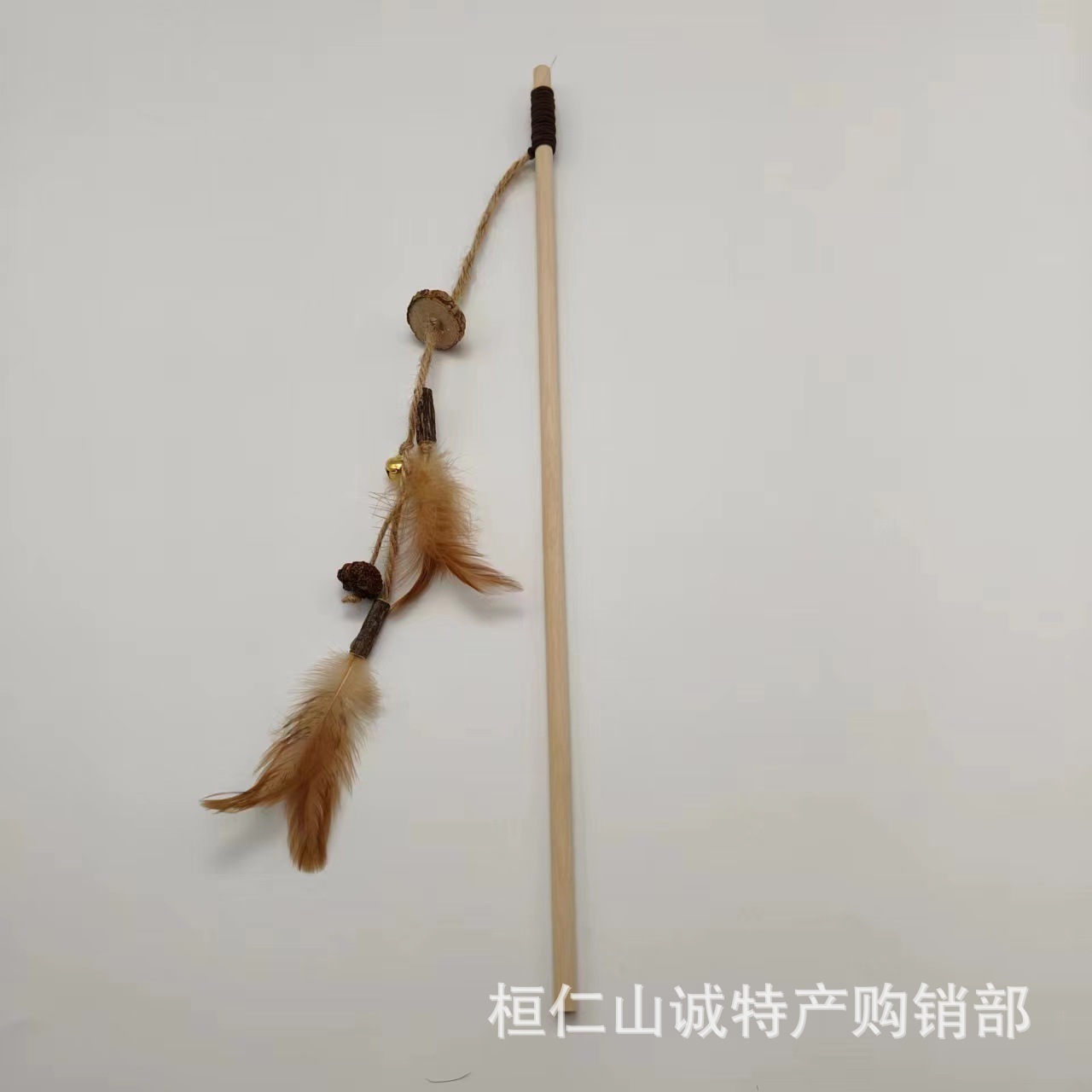 손으로 재미있는 고양이 스틱 Polygonum mu 작은 조각 깃털