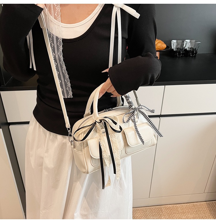 A trendy underarm bag for women in 2025, Korean version, Instagram Spring/Summer new fashion tote bag, versatile and large-capacity commuting bag undefined