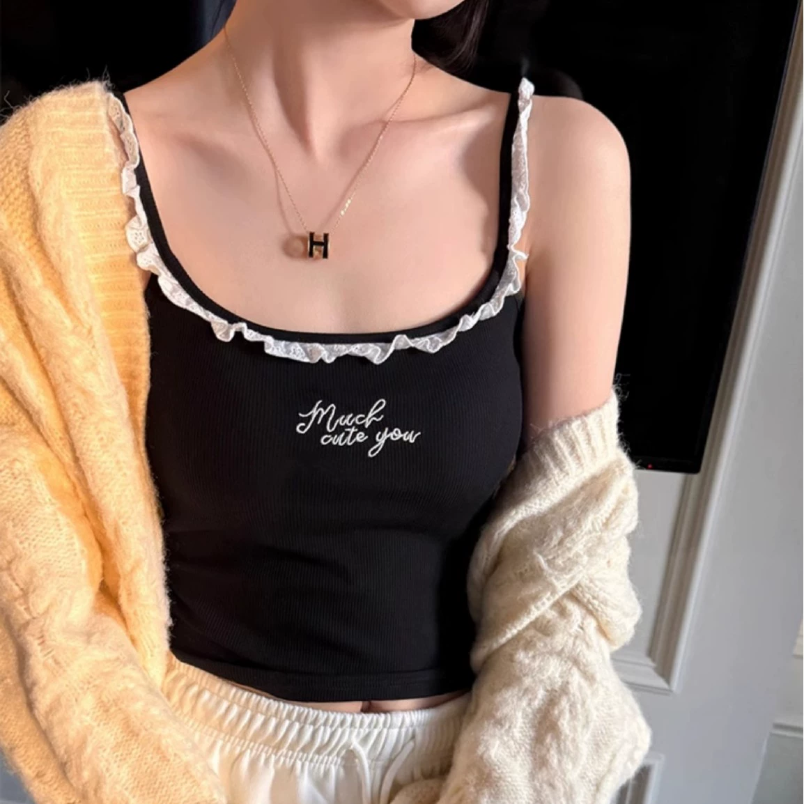 Топ-с Camisole с кружевной отделкой, размер One-Size, хлопок (вискоза), чашечки с наполнителем, slim fit